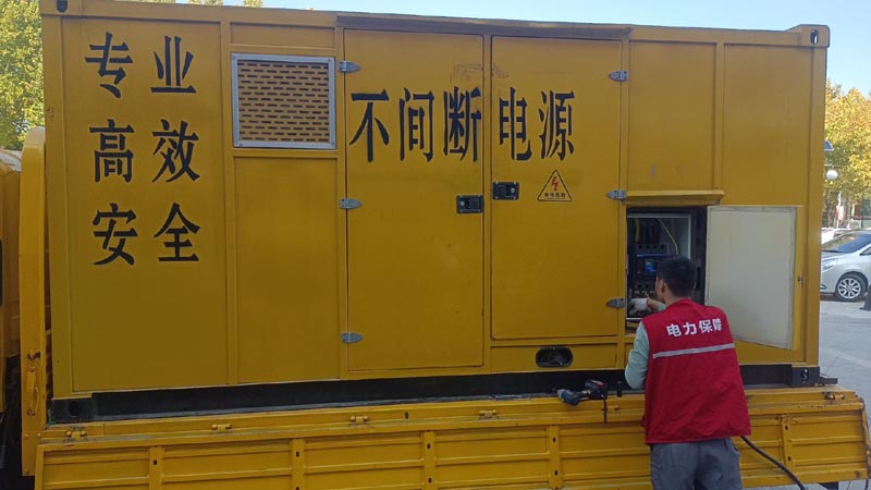 奎屯柴油发电机组和UPS电源配合使用时，如何避免切换过程中的电力中断？